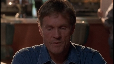 ROSWELL_-_E1X21_THE_WHITE_ROOM_051.jpg
