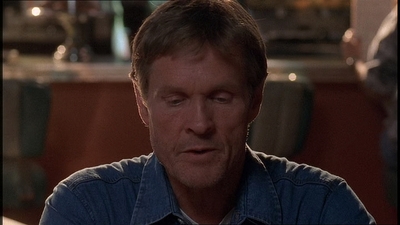 ROSWELL_-_E1X21_THE_WHITE_ROOM_052.jpg