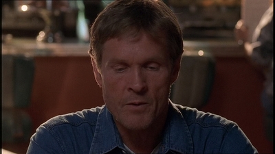 ROSWELL_-_E1X21_THE_WHITE_ROOM_053.jpg