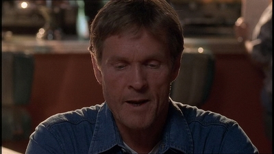 ROSWELL_-_E1X21_THE_WHITE_ROOM_057.jpg