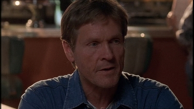 ROSWELL_-_E1X21_THE_WHITE_ROOM_061.jpg
