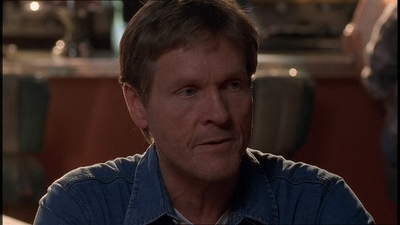 ROSWELL_-_E1X21_THE_WHITE_ROOM_063.jpg