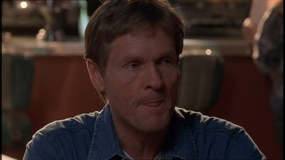ROSWELL_-_E1X21_THE_WHITE_ROOM_066.jpg