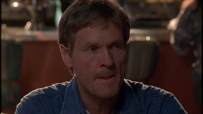ROSWELL_-_E1X21_THE_WHITE_ROOM_070.jpg