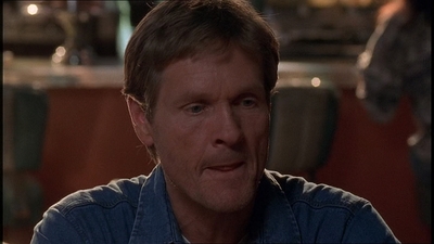 ROSWELL_-_E1X21_THE_WHITE_ROOM_071.jpg