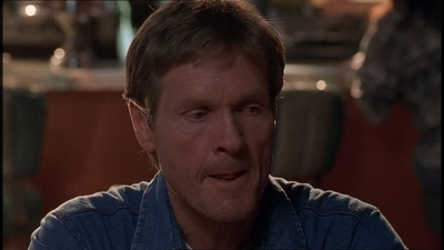 ROSWELL_-_E1X21_THE_WHITE_ROOM_073.jpg
