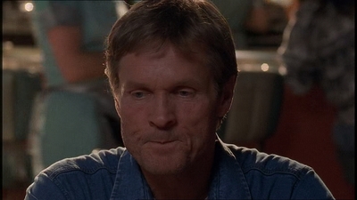 ROSWELL_-_E1X21_THE_WHITE_ROOM_080.jpg