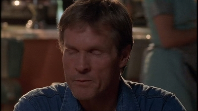 ROSWELL_-_E1X21_THE_WHITE_ROOM_084.jpg