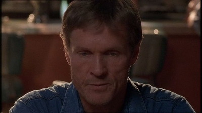 ROSWELL_-_E1X21_THE_WHITE_ROOM_090.jpg