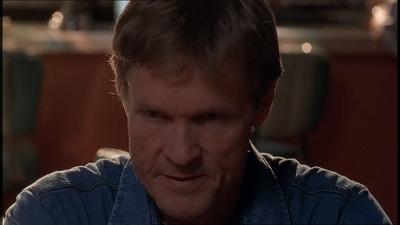 ROSWELL_-_E1X21_THE_WHITE_ROOM_096.jpg