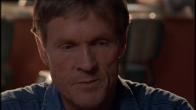 ROSWELL_-_E1X21_THE_WHITE_ROOM_129.jpg