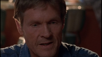ROSWELL_-_E1X21_THE_WHITE_ROOM_136.jpg