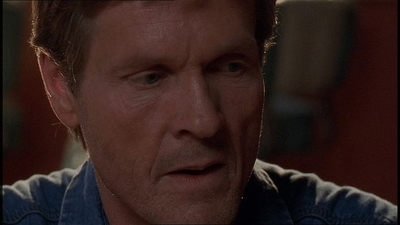 ROSWELL_-_E1X21_THE_WHITE_ROOM_196.jpg