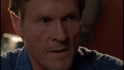 ROSWELL_-_E1X21_THE_WHITE_ROOM_198.jpg