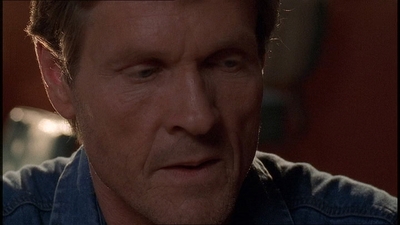 ROSWELL_-_E1X21_THE_WHITE_ROOM_202.jpg
