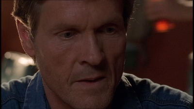 ROSWELL_-_E1X21_THE_WHITE_ROOM_206.jpg