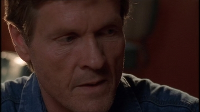 ROSWELL_-_E1X21_THE_WHITE_ROOM_216.jpg