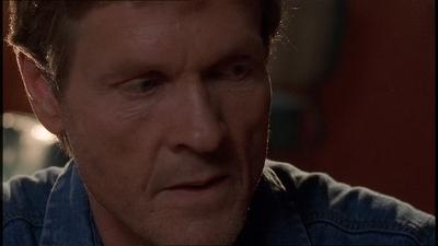 ROSWELL_-_E1X21_THE_WHITE_ROOM_218.jpg