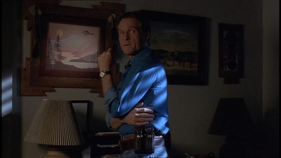 ROSWELL_-_E1X21_THE_WHITE_ROOM_304.jpg