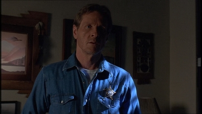 ROSWELL_-_E1X21_THE_WHITE_ROOM_352.jpg