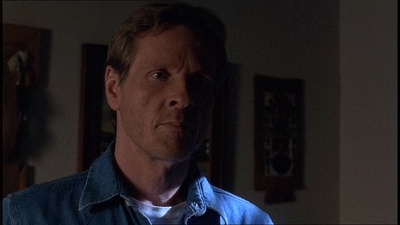 ROSWELL_-_E1X21_THE_WHITE_ROOM_382.jpg