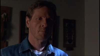 ROSWELL_-_E1X21_THE_WHITE_ROOM_383.jpg