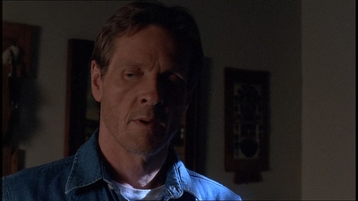 ROSWELL_-_E1X21_THE_WHITE_ROOM_386.jpg