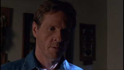 ROSWELL_-_E1X21_THE_WHITE_ROOM_398.jpg