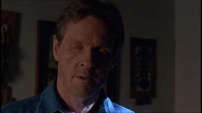 ROSWELL_-_E1X21_THE_WHITE_ROOM_400.jpg