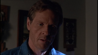 ROSWELL_-_E1X21_THE_WHITE_ROOM_403.jpg
