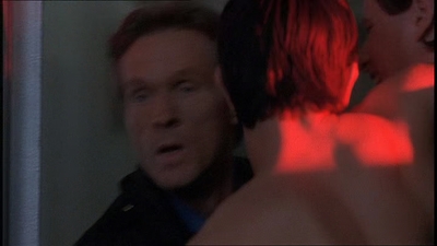 ROSWELL_-_E1X21_THE_WHITE_ROOM_462.jpg
