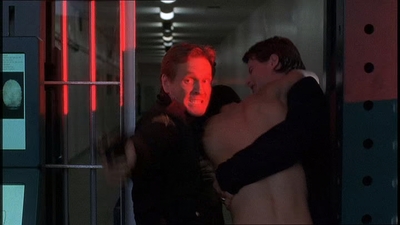 ROSWELL_-_E1X21_THE_WHITE_ROOM_499.jpg