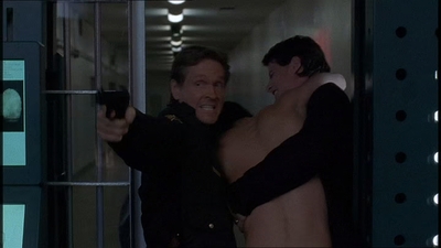 ROSWELL_-_E1X21_THE_WHITE_ROOM_502.jpg