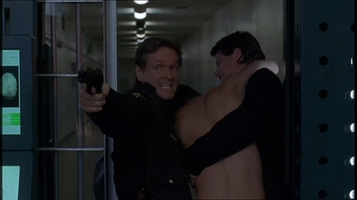 ROSWELL_-_E1X21_THE_WHITE_ROOM_504.jpg