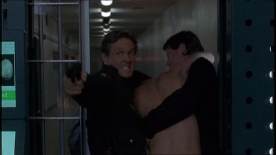 ROSWELL_-_E1X21_THE_WHITE_ROOM_507.jpg