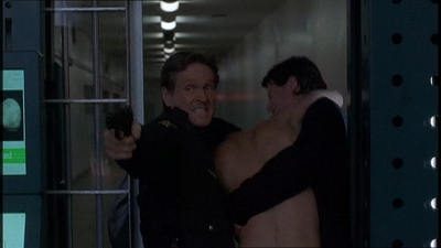 ROSWELL_-_E1X21_THE_WHITE_ROOM_509.jpg