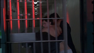 ROSWELL_-_E1X21_THE_WHITE_ROOM_551.jpg