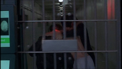 ROSWELL_-_E1X21_THE_WHITE_ROOM_569.jpg