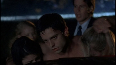ROSWELL_-_E1X22_DESTINY_0042.jpg