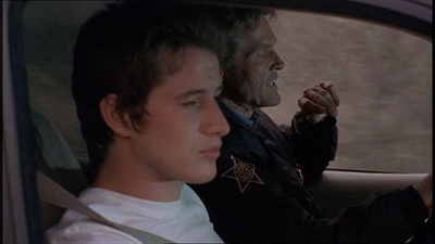 ROSWELL_-_E1X22_DESTINY_0102.jpg