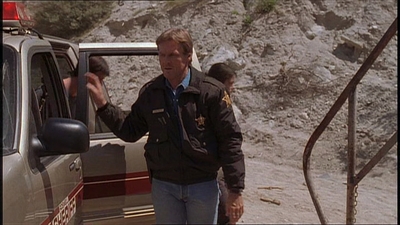 ROSWELL_-_E1X22_DESTINY_0230.jpg