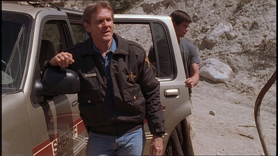 ROSWELL_-_E1X22_DESTINY_0245.jpg