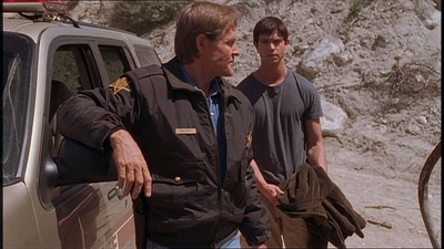 ROSWELL_-_E1X22_DESTINY_0252.jpg