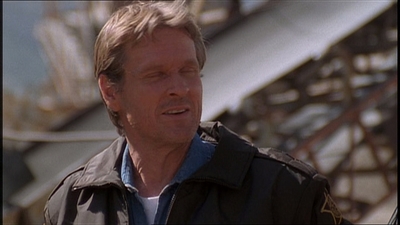ROSWELL_-_E1X22_DESTINY_0268.jpg