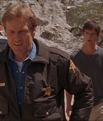 ROSWELL_-_E1X22_DESTINY_0355.jpg