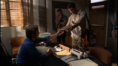 ROSWELL_-_E2X01_SKIN_AND_BONES_062.jpg