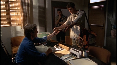 ROSWELL_-_E2X01_SKIN_AND_BONES_064.jpg