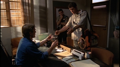 ROSWELL_-_E2X01_SKIN_AND_BONES_066.jpg