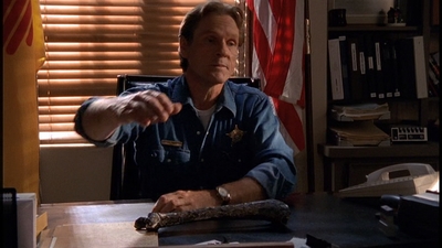 ROSWELL_-_E2X01_SKIN_AND_BONES_141.jpg