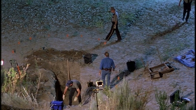 ROSWELL_-_E2X01_SKIN_AND_BONES_166.jpg